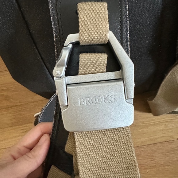 Brooks England Rucksack Asphalt Grey - Picture 5 of 8